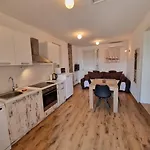 Mistral Apartment *