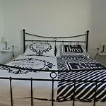 Mistral Apartment *
