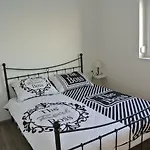 Mistral Apartment *