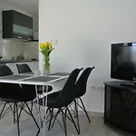 Mistral Apartment *