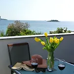 Mistral Apartment *